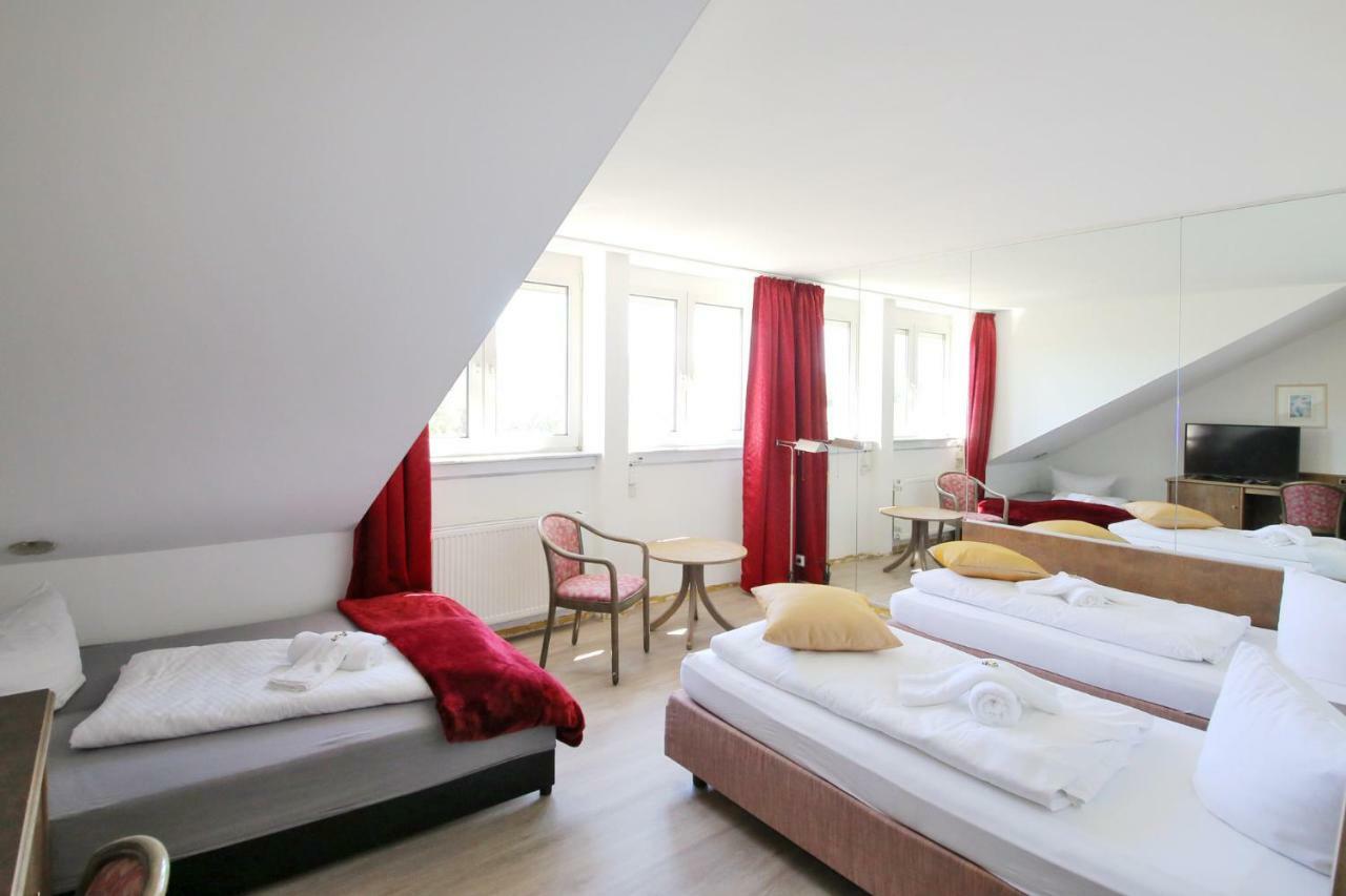 Hotel Kick Rauenberg  Екстериор снимка
