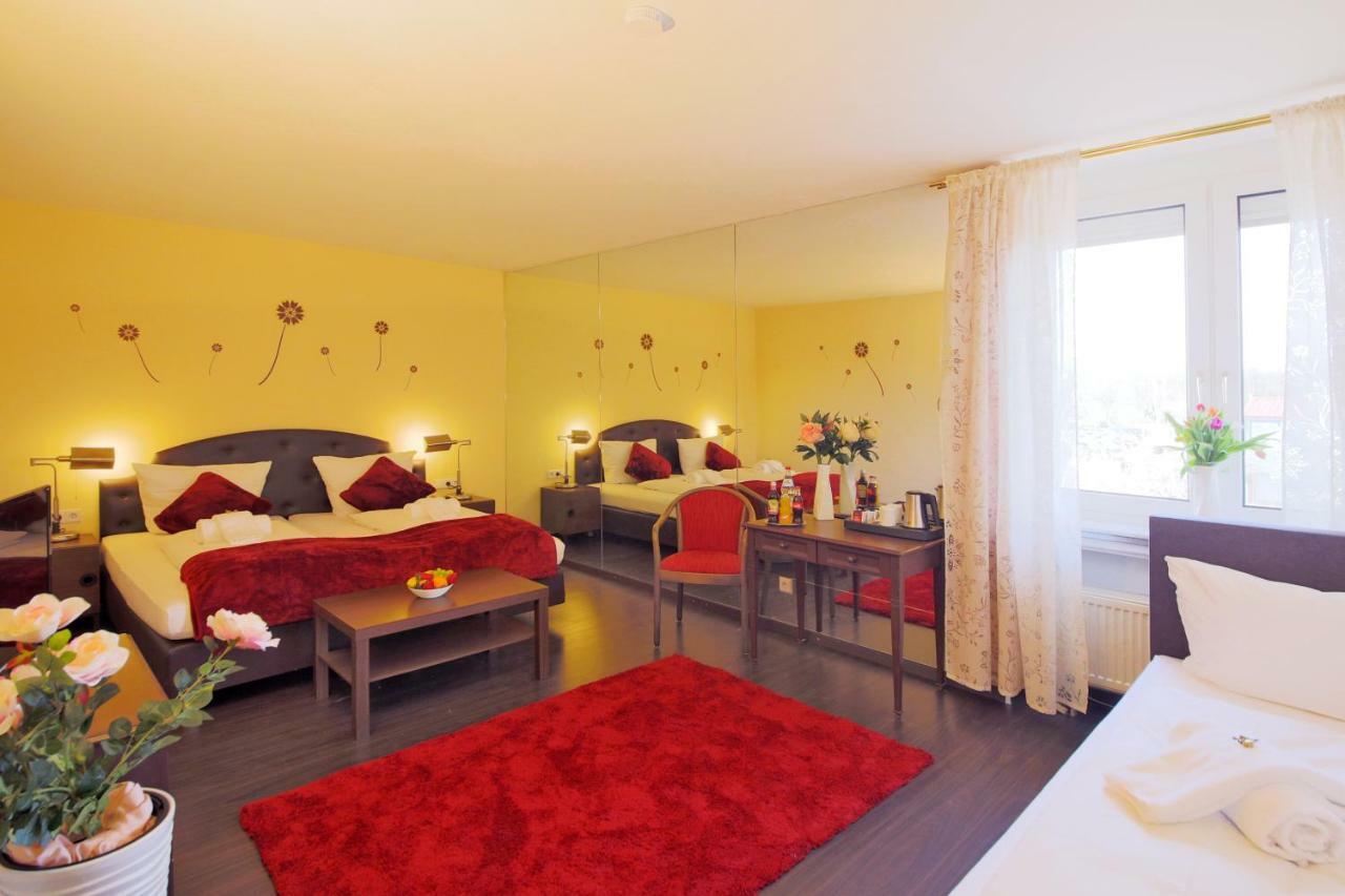 Hotel Kick Rauenberg  Екстериор снимка